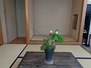 なげいれ作品・山紫陽花、深山鳴子百合、虎杖、河原撫子、蔓